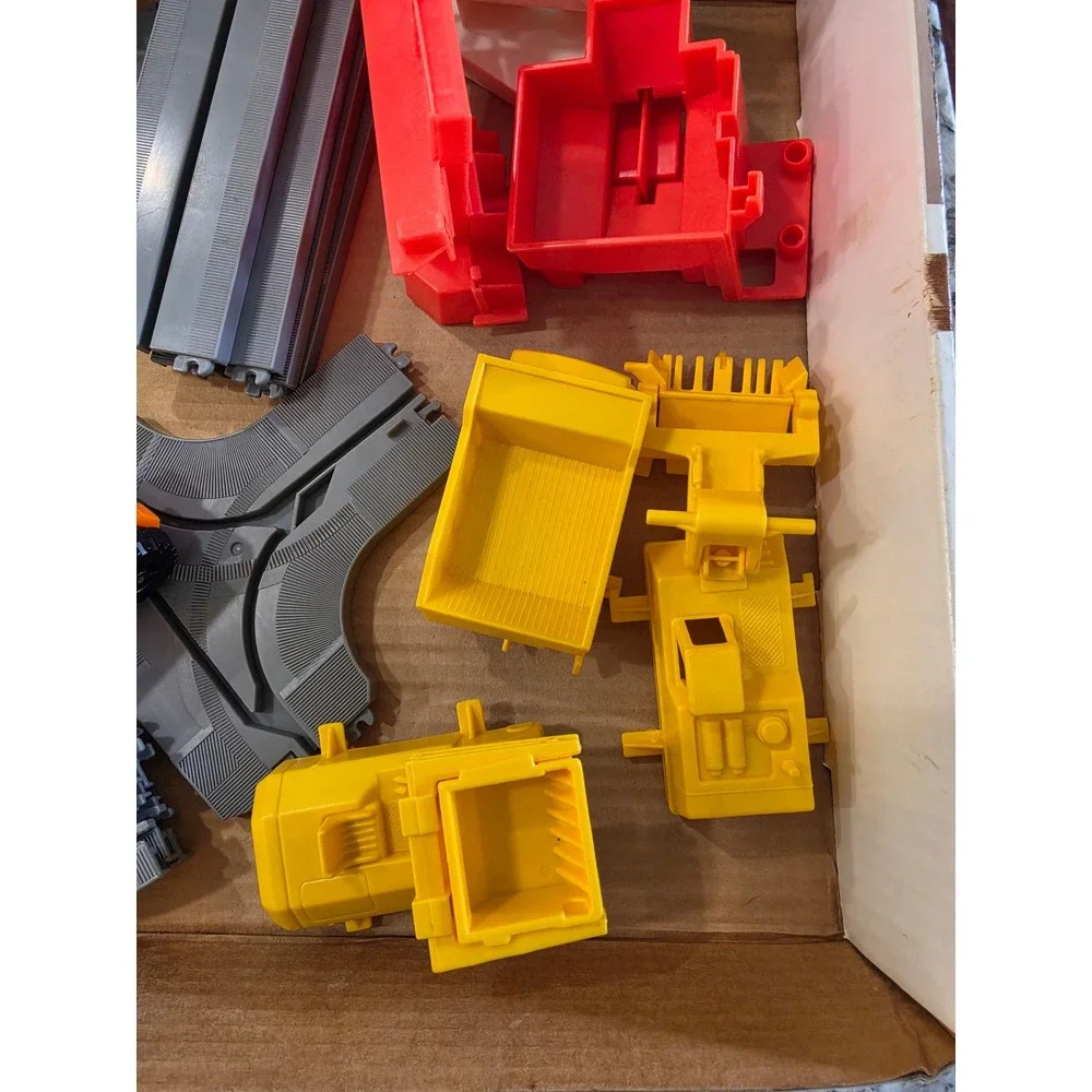 VTG 1977 Tomy Big Loader Construction Set 5001 Motorized Toy Track Boxed